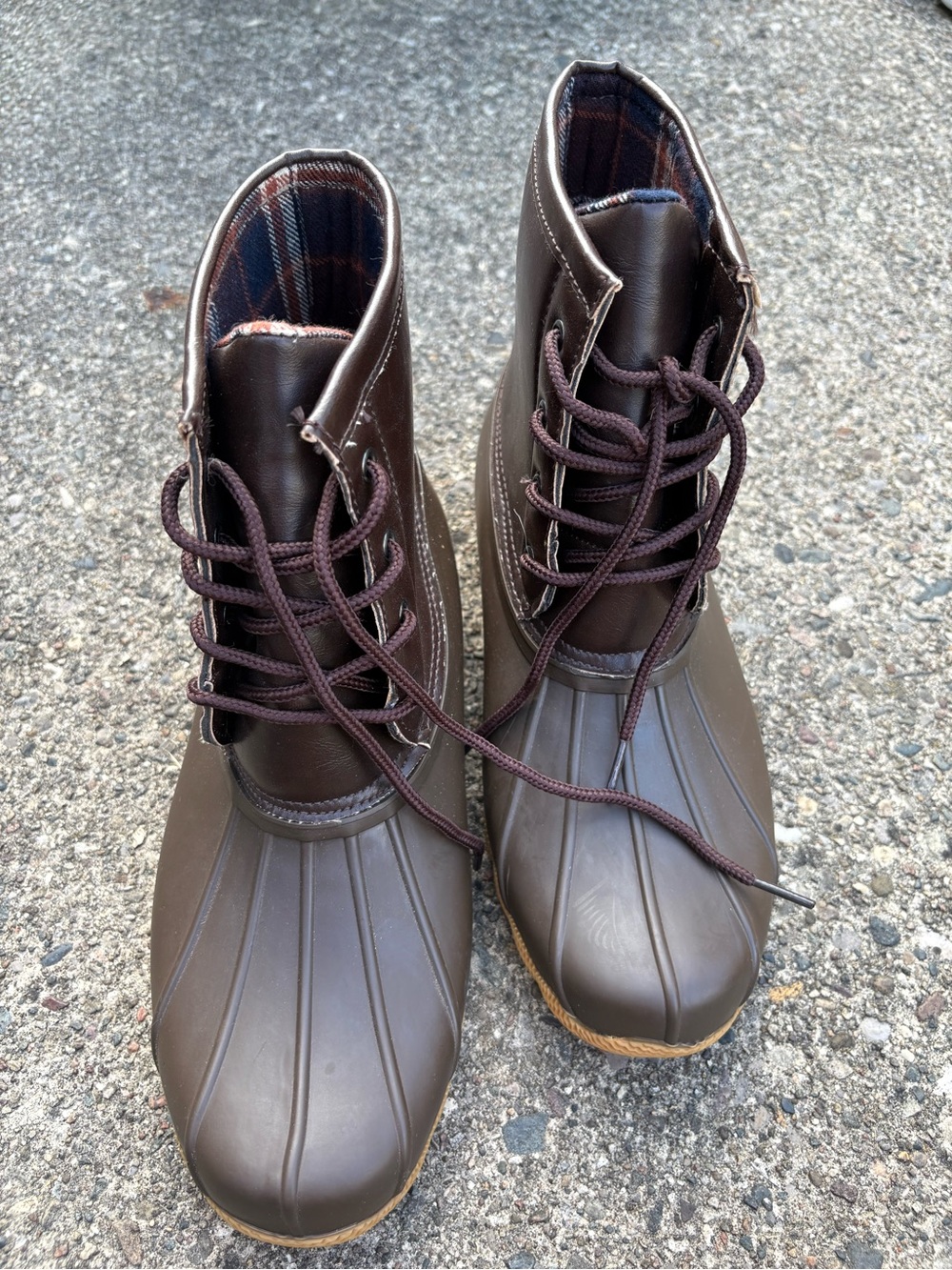 New Refresh Women’s Duck Boots size 10 Brown Waterproof Rain Snow Winter Plaid